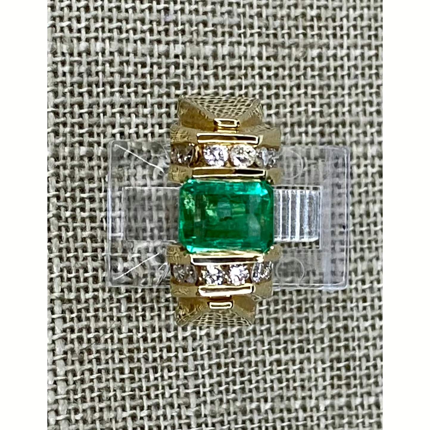 FJL Store Emerald Ring Emerald Cut 1.80 Colombian AA Grade Emerald Ring, 14k gold sleek design with diamonds